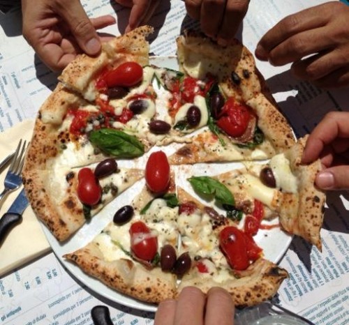 Pizza napoletana con Pomodorino di Corbara Corbarino